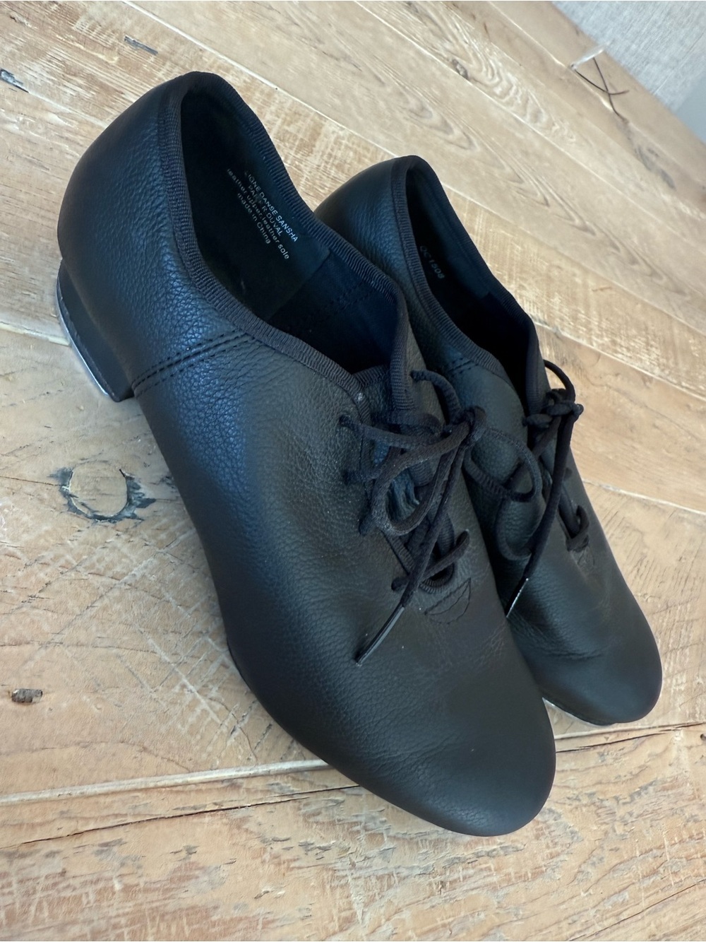 Sasha T-split TA01 Tap Shoes NWOT